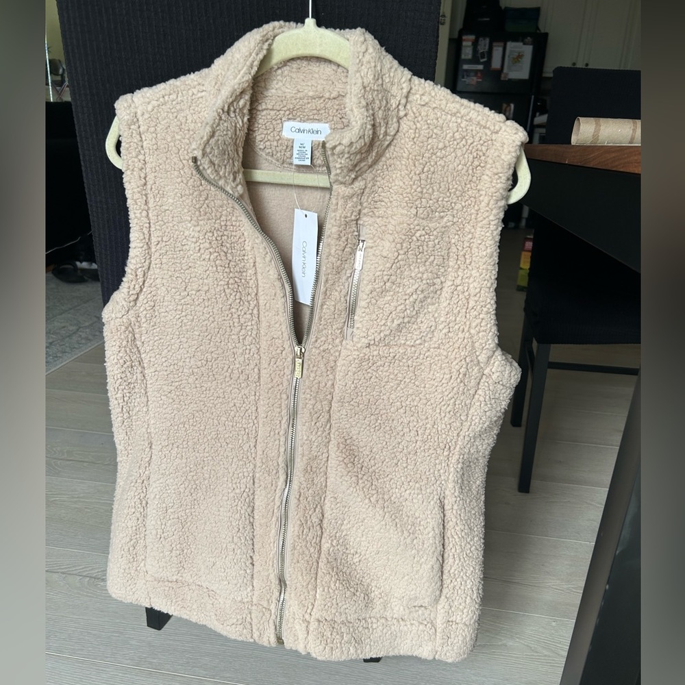 NWT Calvin Klein Women’s Medium Latte Sherpa Vest